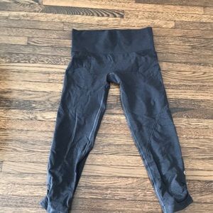 Lululemon cropped workout pant